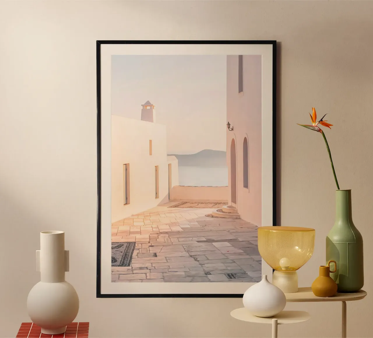 Milos, Grecia I Luz del atardecer desde las Cícladas poster con marco de madera de Julie Travel Photography