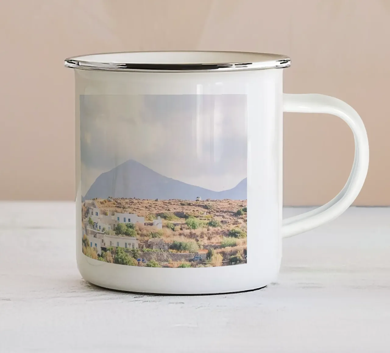 Milos, Grèce I Vue panorama sur montagnes de nature sauvage mug en émail de Julie Travel Photography