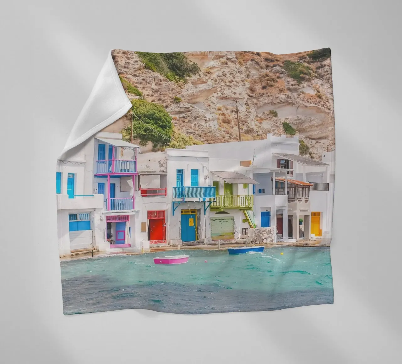 Milos, Grecia I Colorato villaggio di pescatori nel porto di Klima coperta in pile da Julie Travel Photography