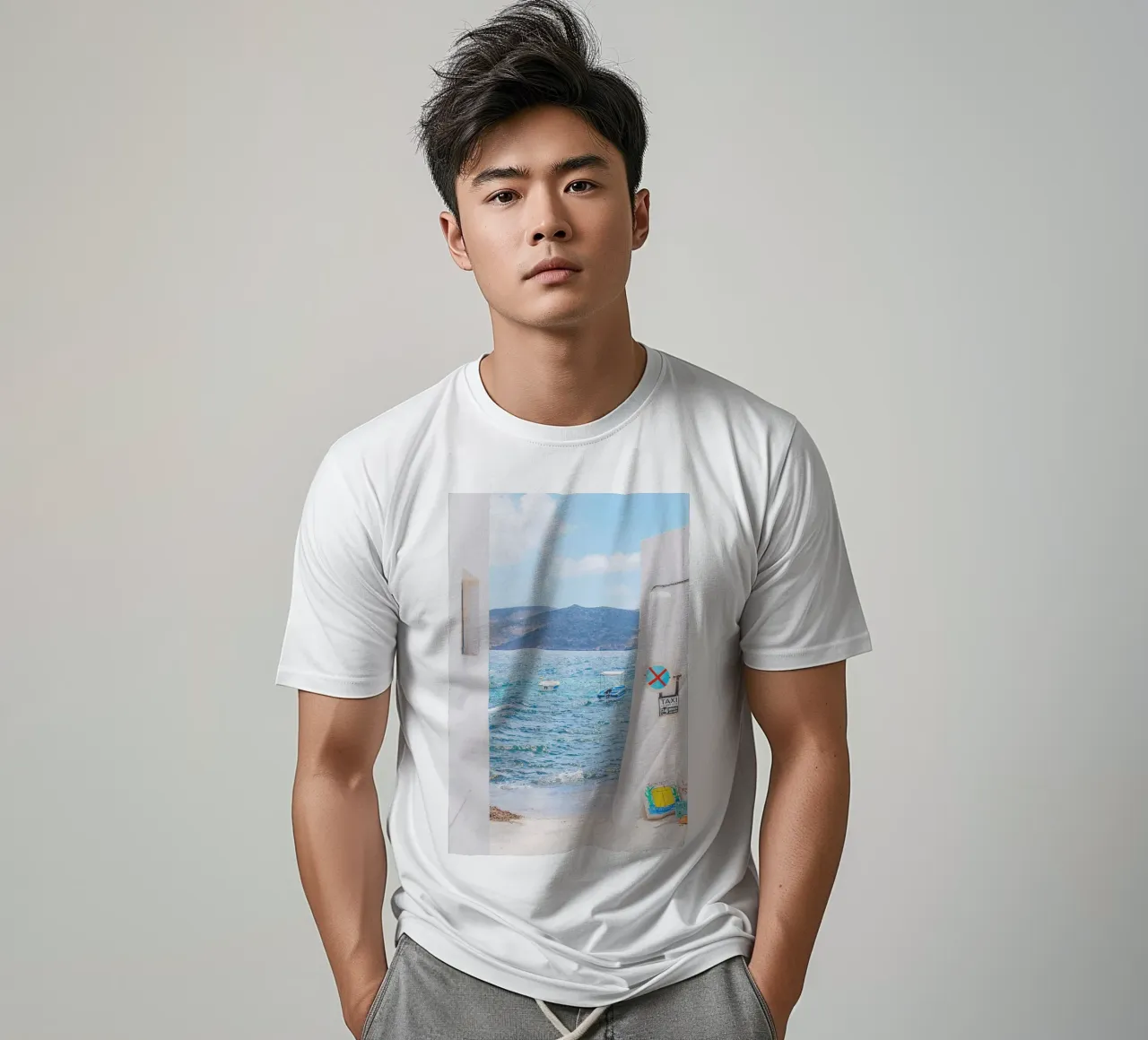 Milos, Grèce I Vue sur la mer Méditerranée bleu et blanc t-shirt de Julie Travel Photography