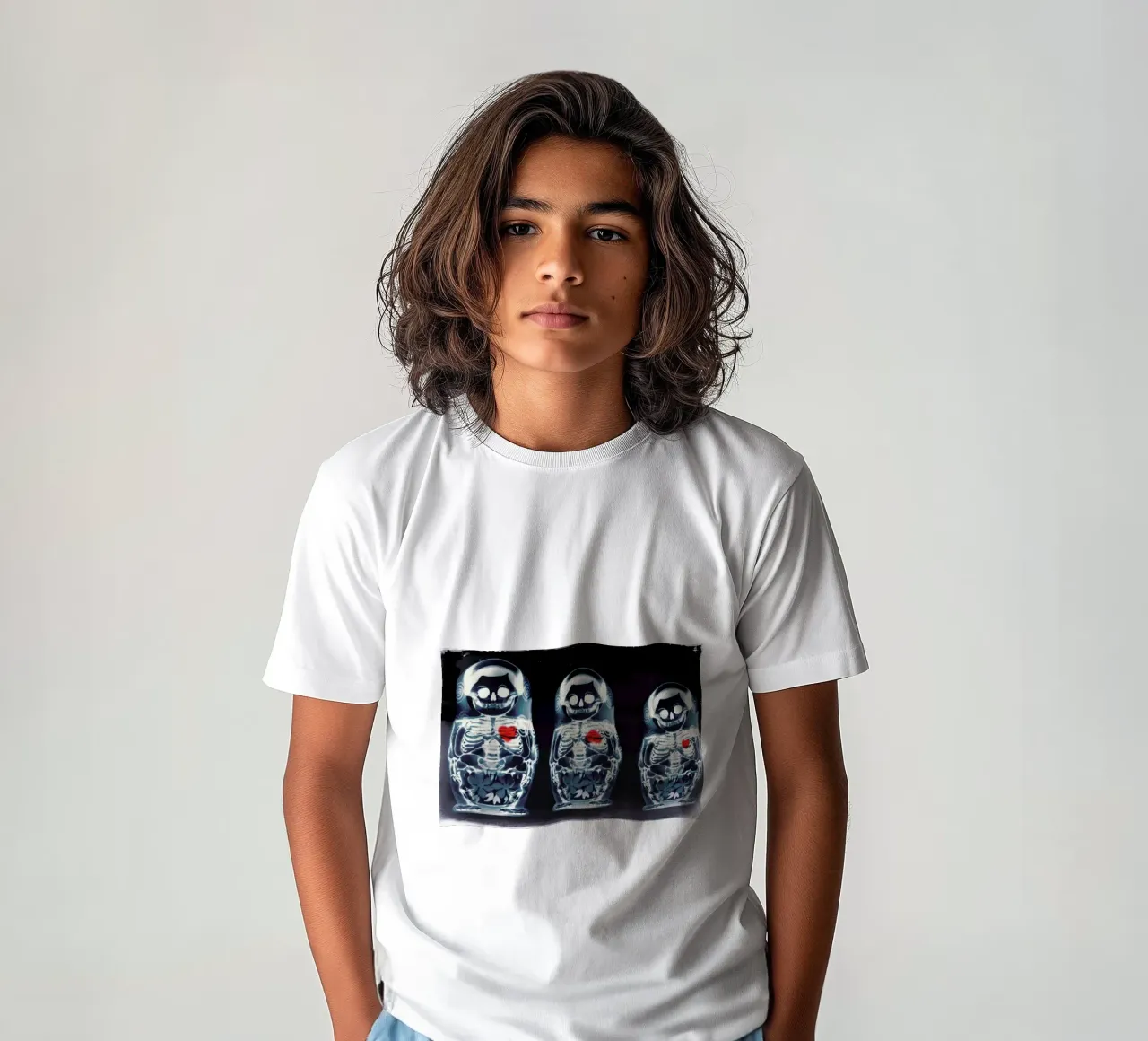 Nesting Doll t-shirt bambini da Ali Gulec