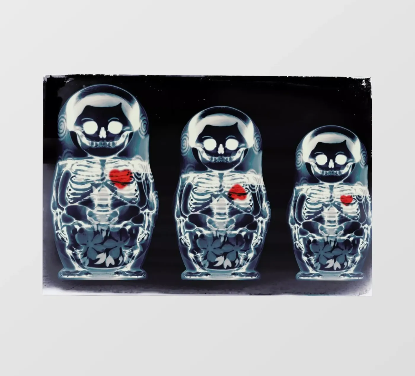 Nesting Doll pellicola backlit da Ali Gulec