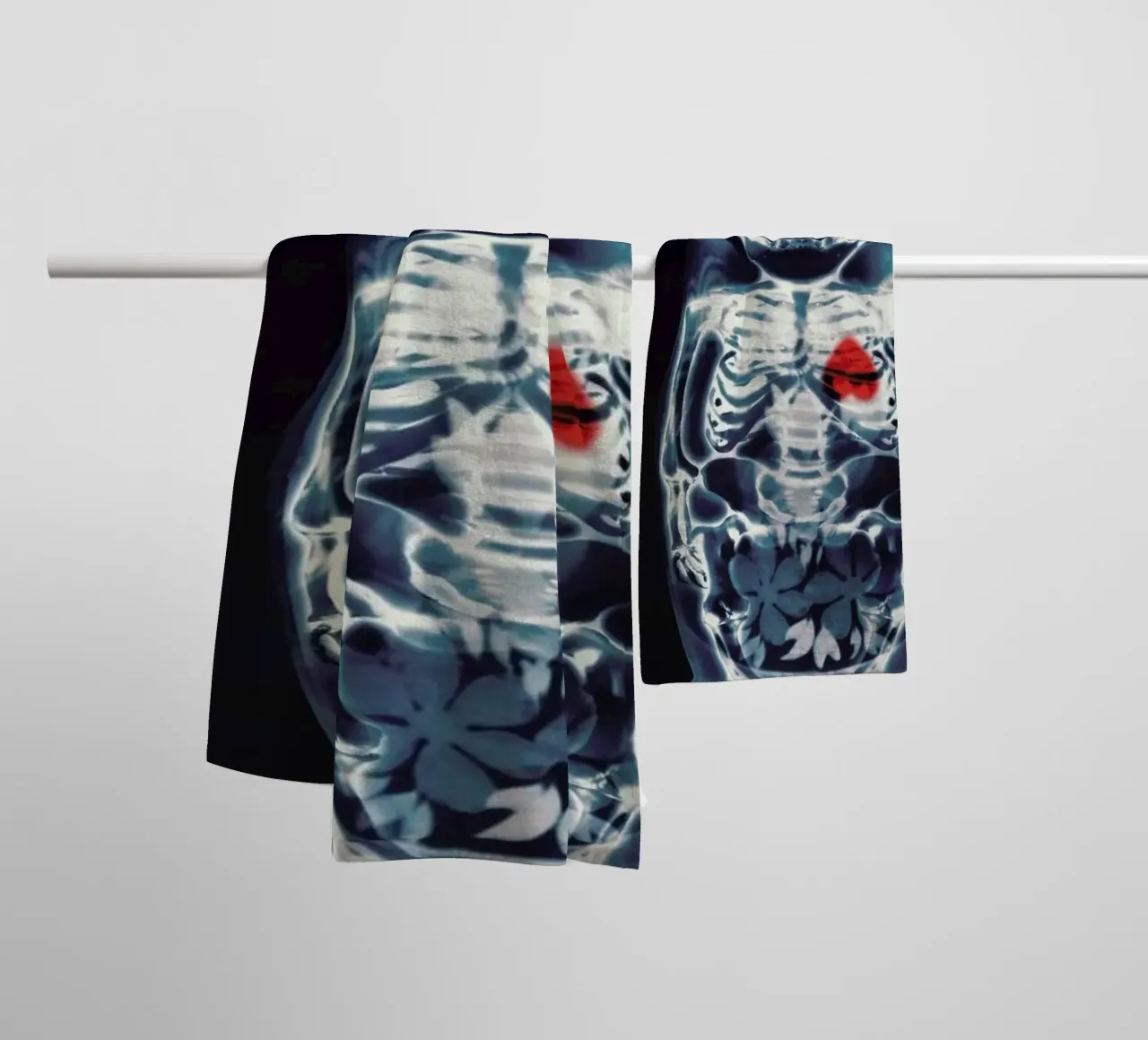 Nesting Doll Handtuch von Ali Gulec