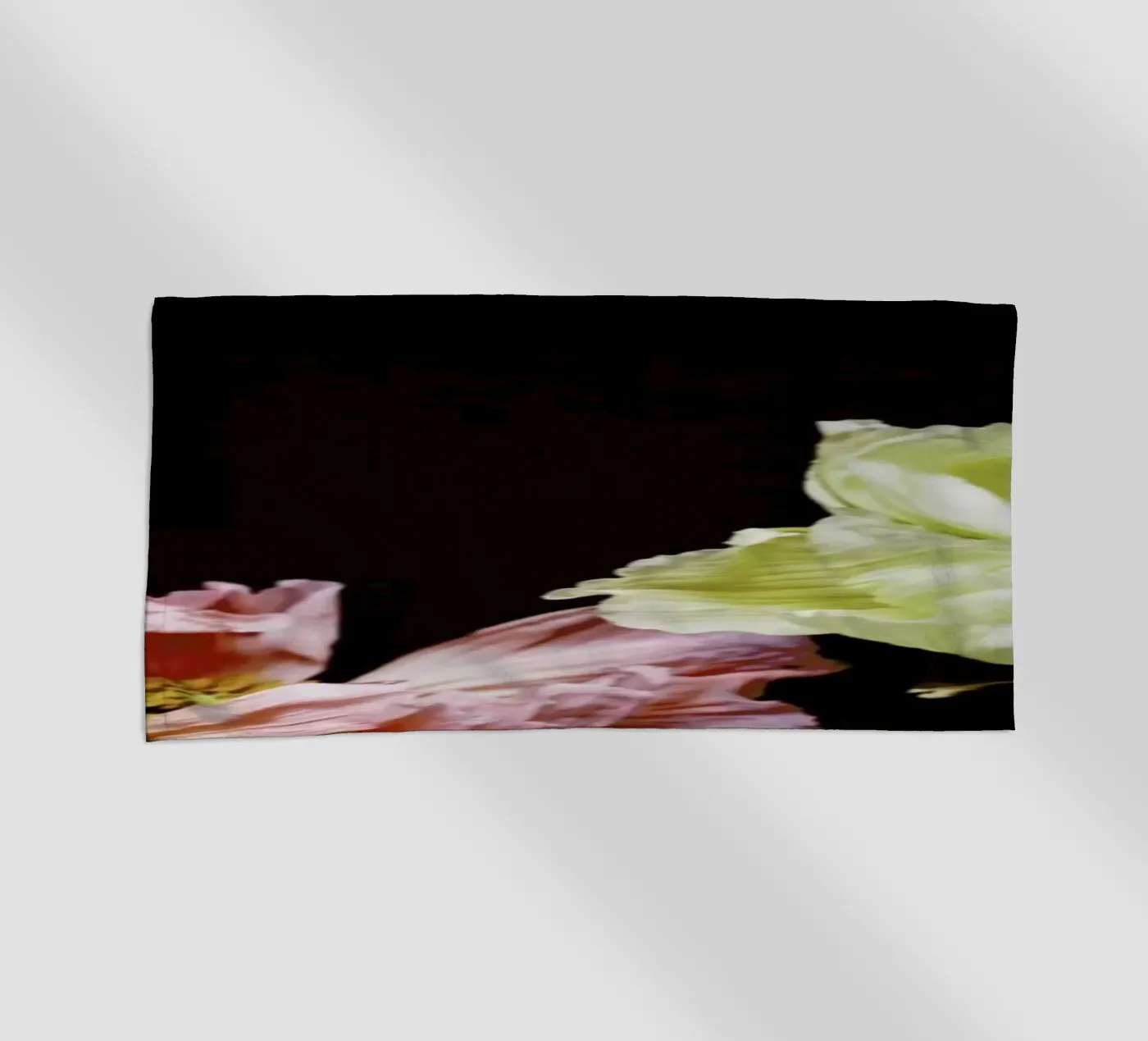 Windblown Strandtuch von Morgan Kendall