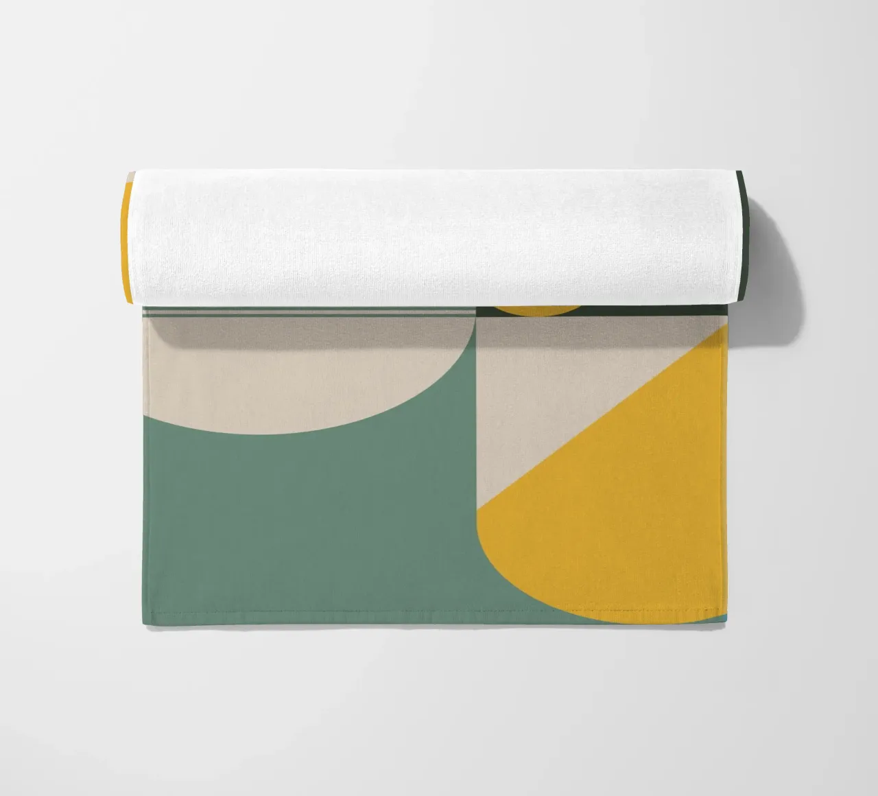 Mid Century Geometric Abstract 20 telo mare da KHouse Studio