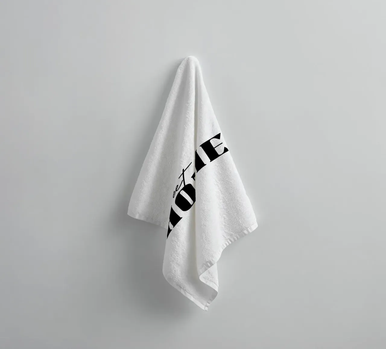 Sweet Home Tipografia semplice asciugamano da bagno da YV TYPOGRAPHY