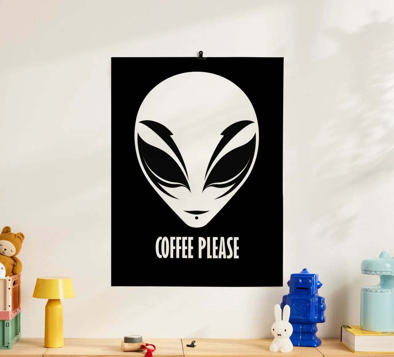 Alien Coffee Break | Camicia Logo o per la cucina poster con telaio in alluminio da Autofocus