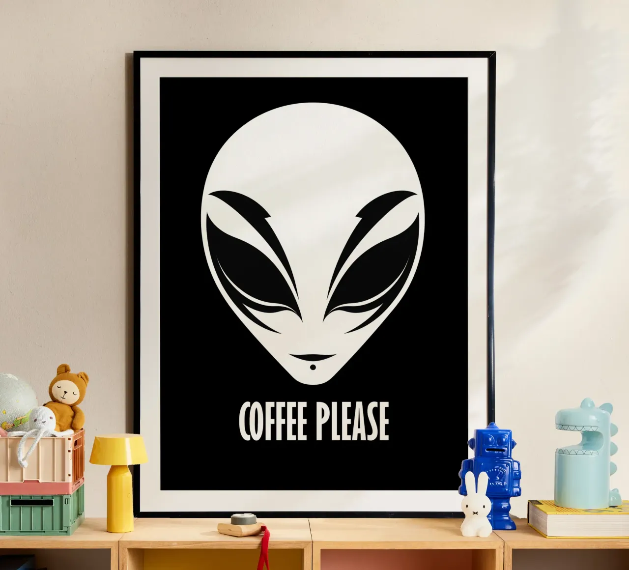 Alien Coffee Break | Camicia Logo o per la cucina poster con telaio in alluminio da Autofocus