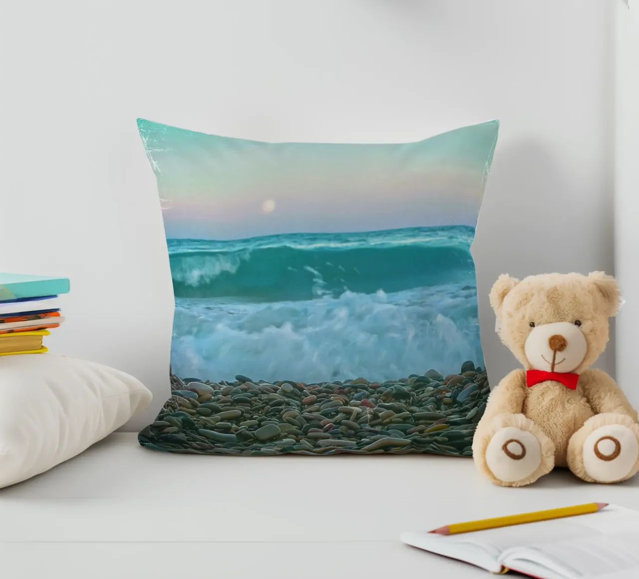 Alba sulla spiaggia cuscino da Eva Nev Photography