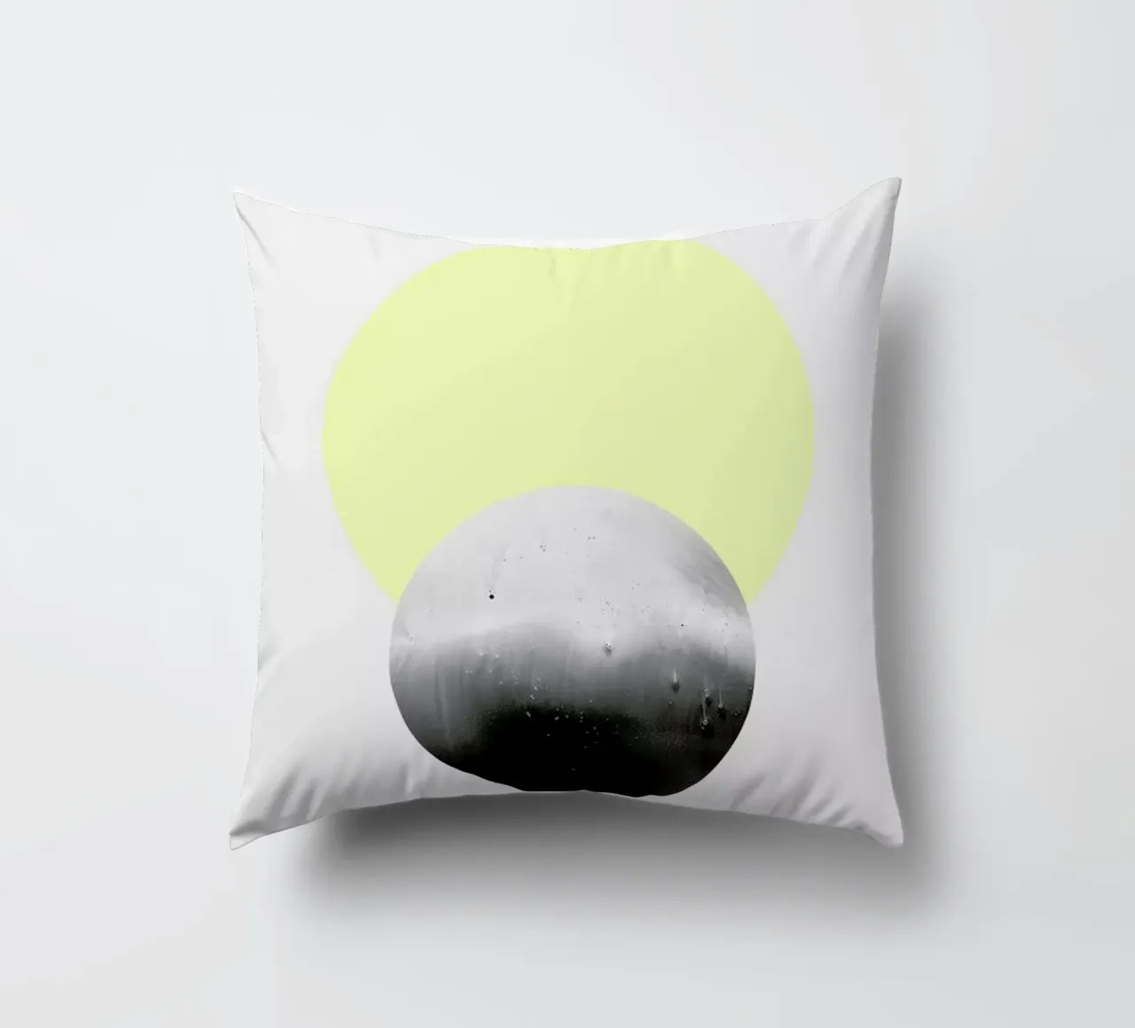 Sun & Moon cuscino da STUDIO LEEMO