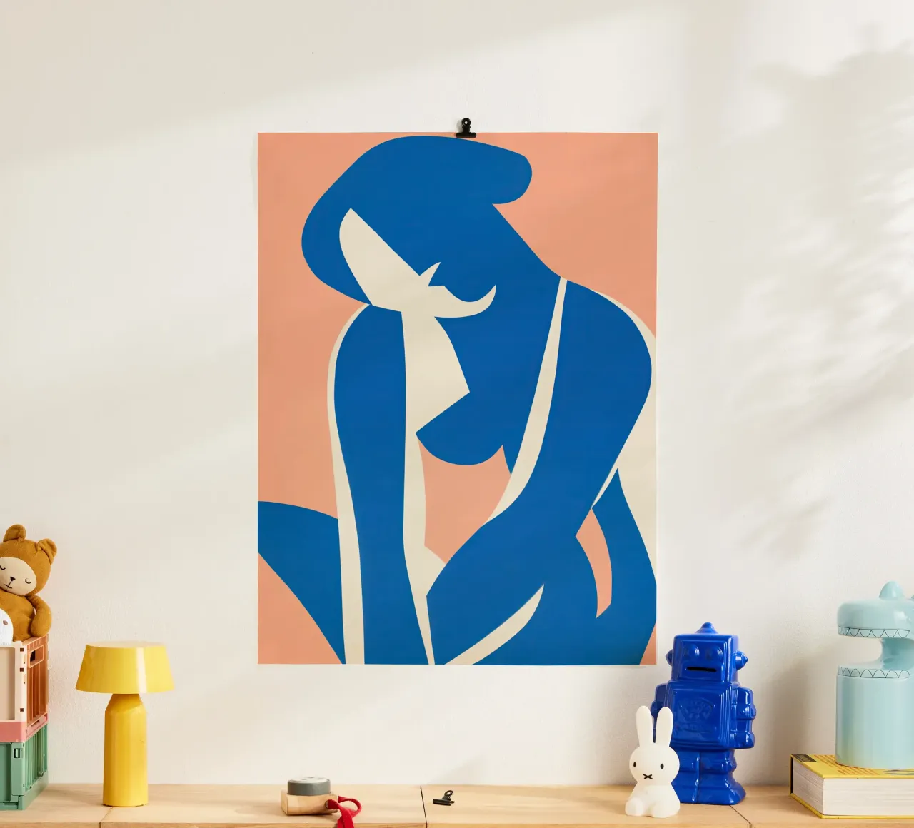 Demi-nu assis abstrait en cyan sur pêche poster de Autofocus