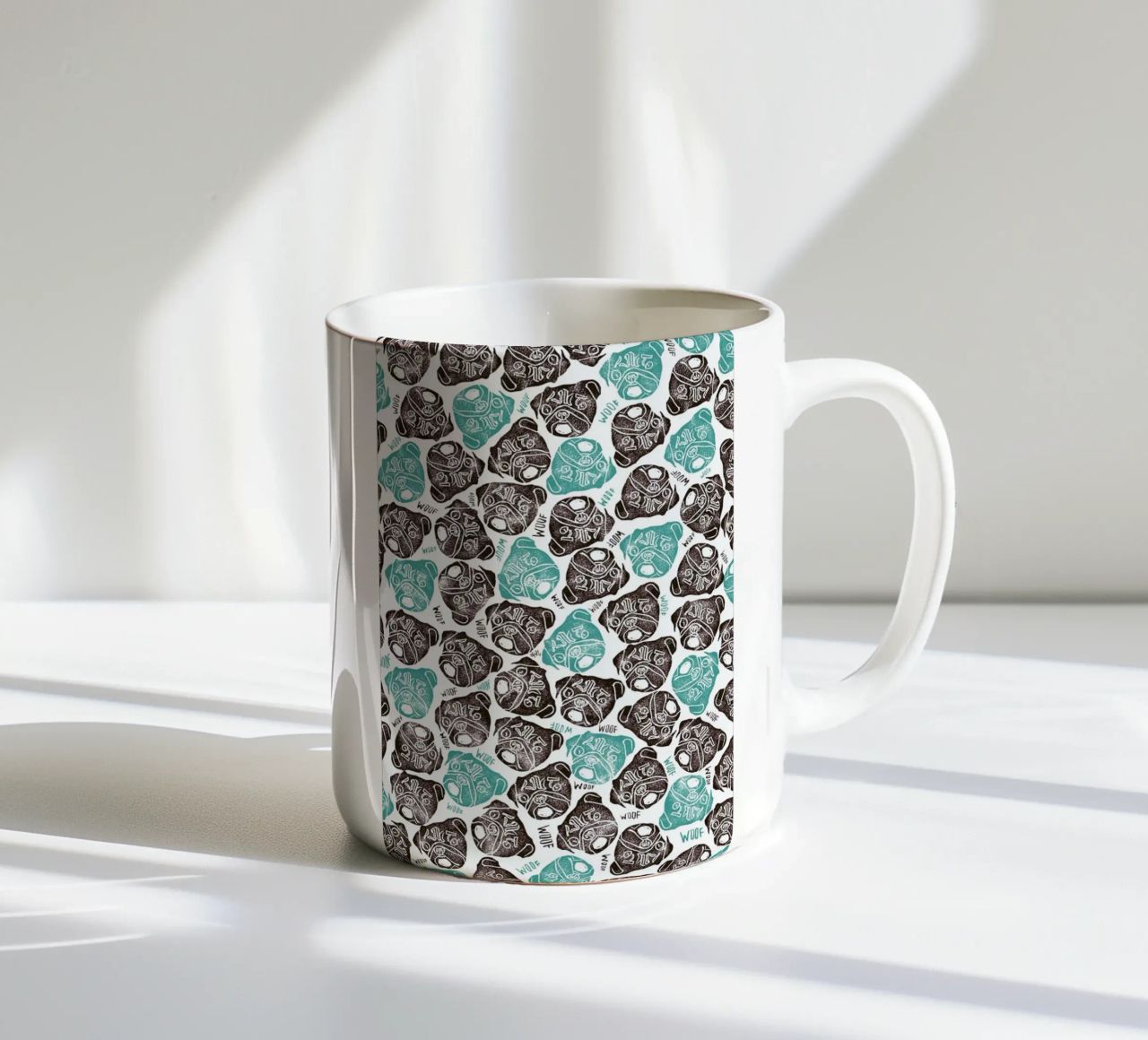 The Barking Pug tazza in ceramica da Pom Graphic Design