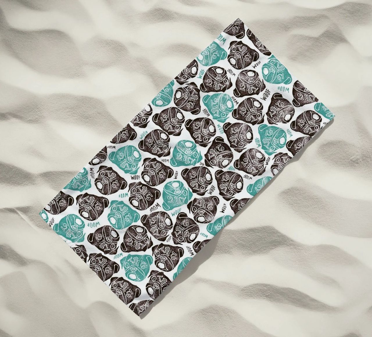 The Barking Pug telo mare da Pom Graphic Design