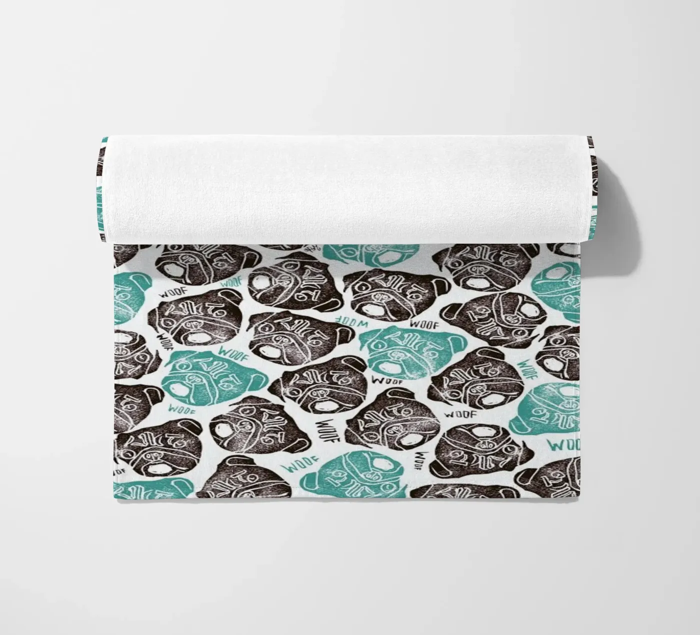 The Barking Pug telo mare da Pom Graphic Design
