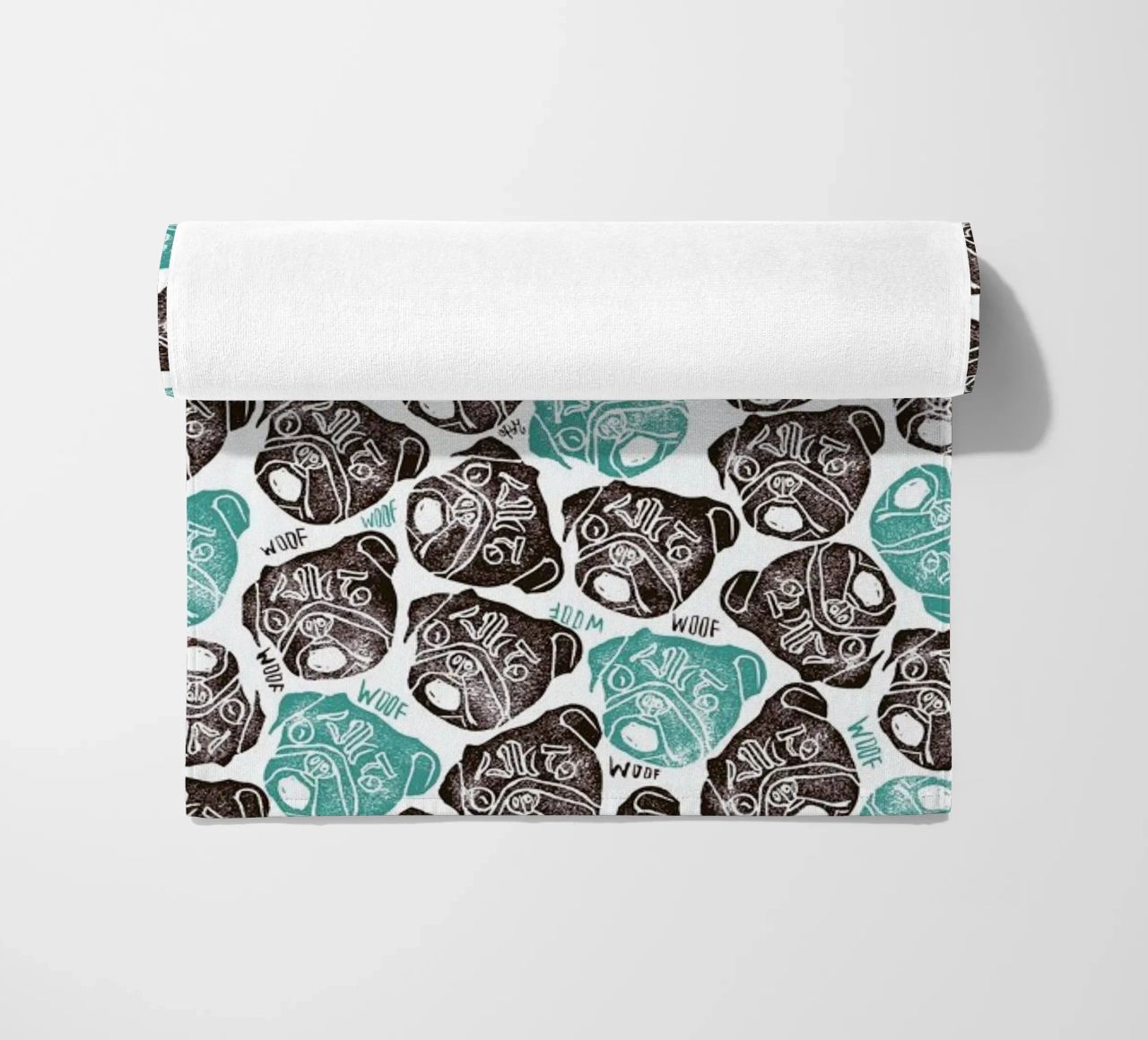 The Barking Pug telo mare da Pom Graphic Design
