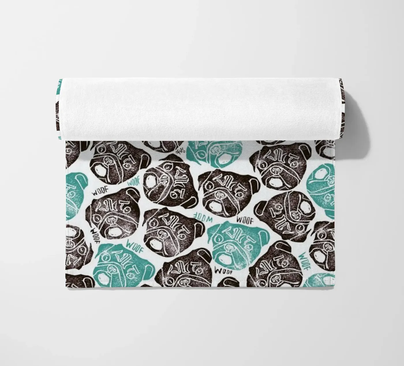 The Barking Pug telo mare da Pom Graphic Design