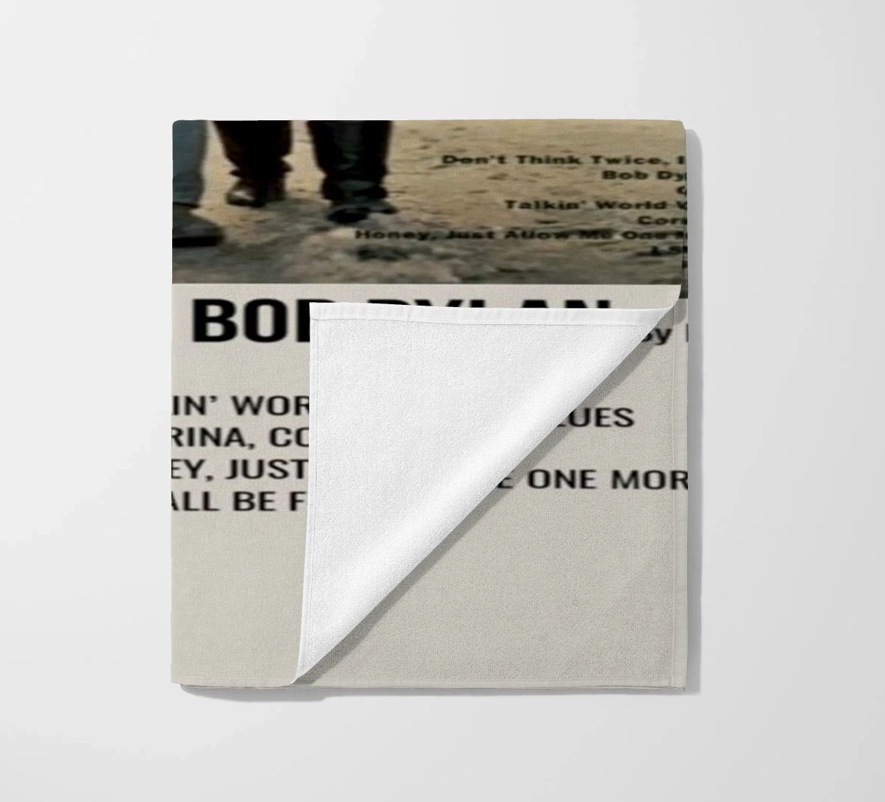 the freewheelin bob dylan strandhanddoek van SoundStudio