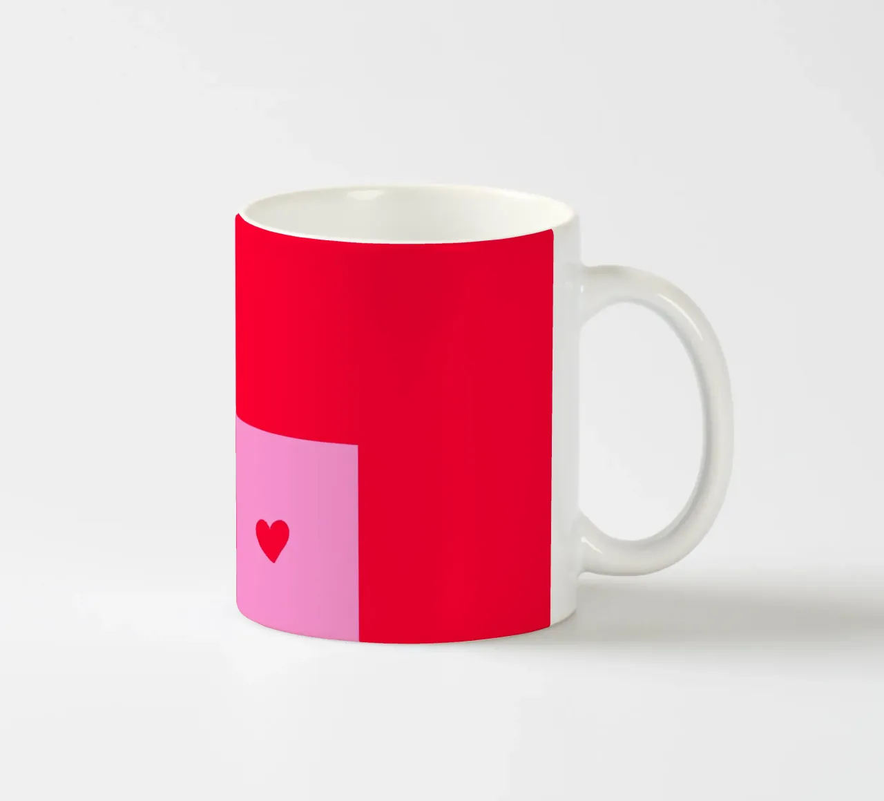 Modello di cuore a griglia spezzata - rosa e rosso tazza in ceramica da Wackapacka