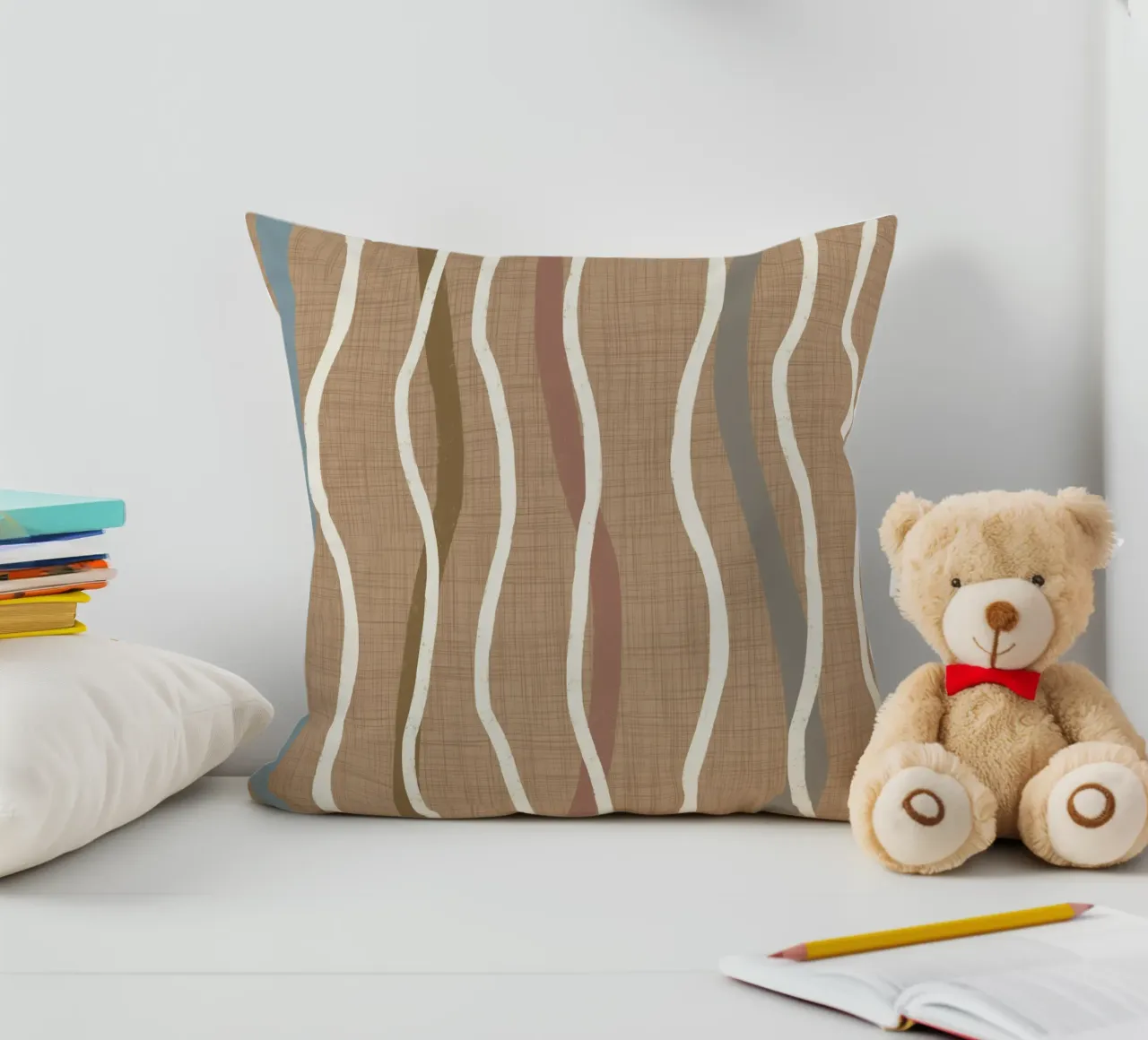 Linee ondulate retrò Buffed Beige PANTONE 20-0025 Metà secolo cuscino da susanacosta
