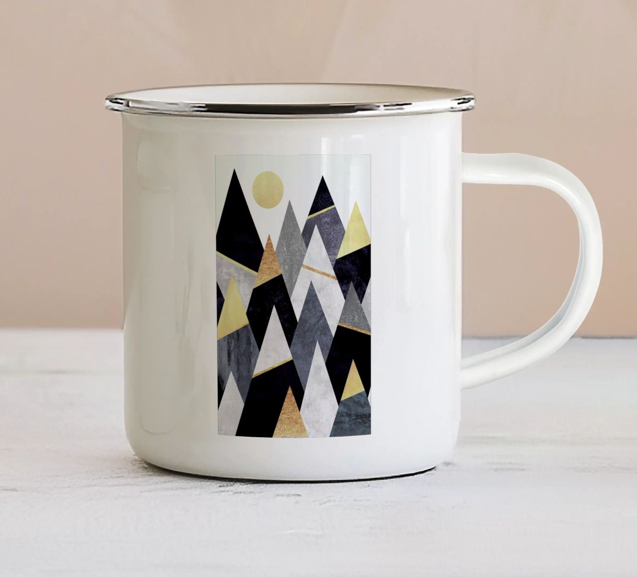 Fancy Mountains tazza in smalto da Elisabeth Fredriksson