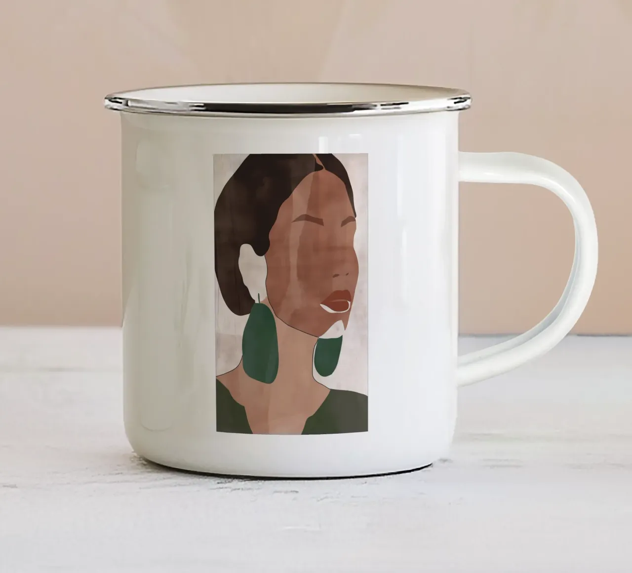 Donna afro senza occhi tazza in smalto da Carinaprint