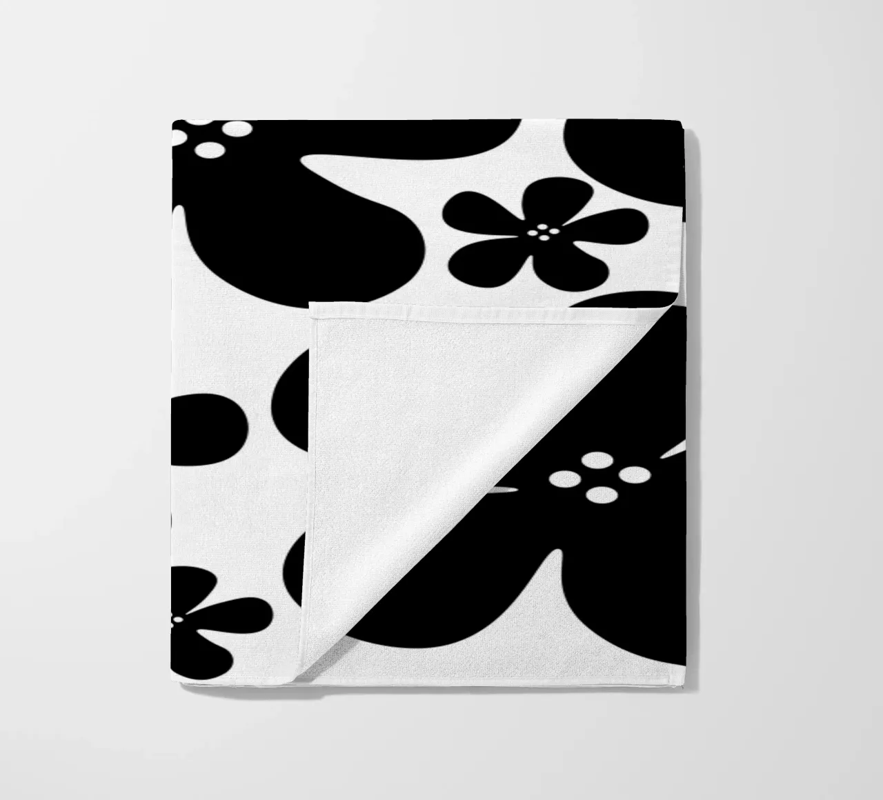 Black flowers pattern product.type.towel-beach common.byCreator baobabprintstore