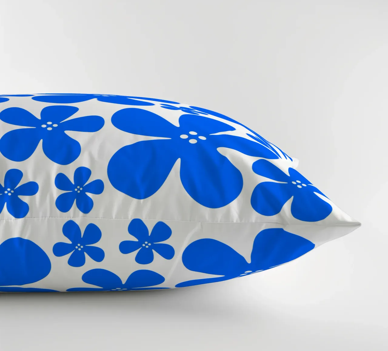 Blue flowers pattern cuscino da baobabprintstore