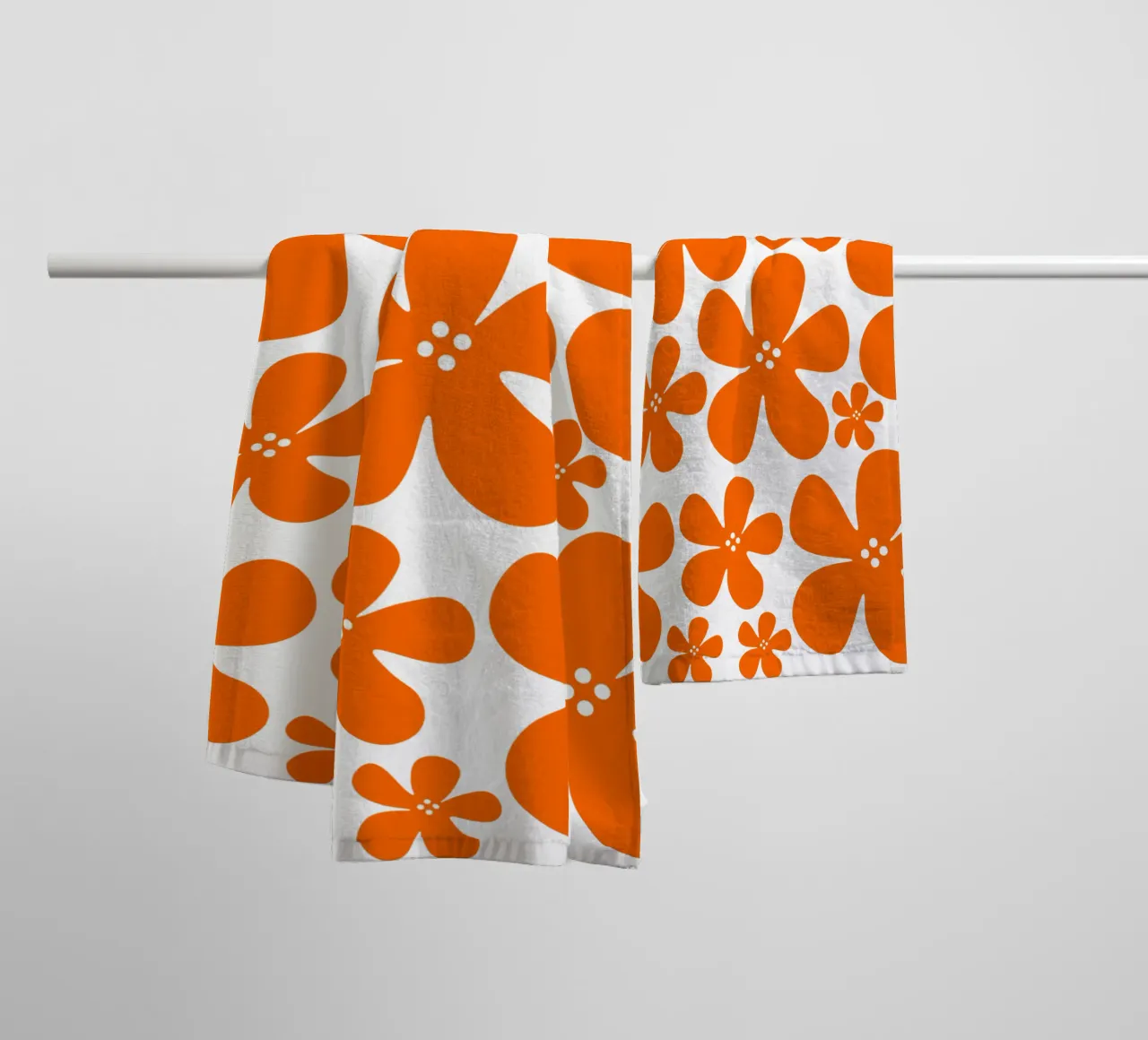 Orange flowers pattern asciugamano da bagno da baobabprintstore