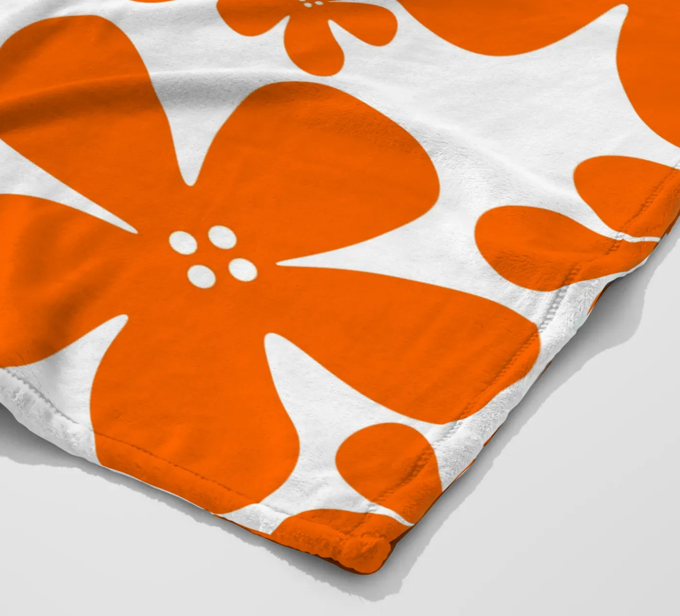 Orange flowers pattern Fleecedecke von baobabprintstore