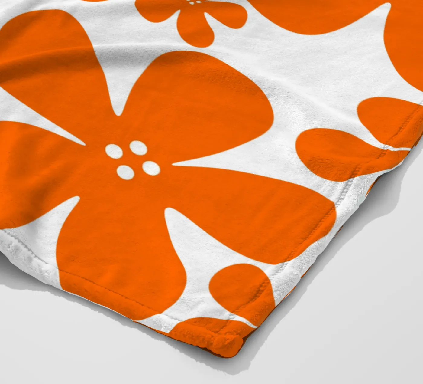 Orange flowers pattern Fleecedecke von baobabprintstore
