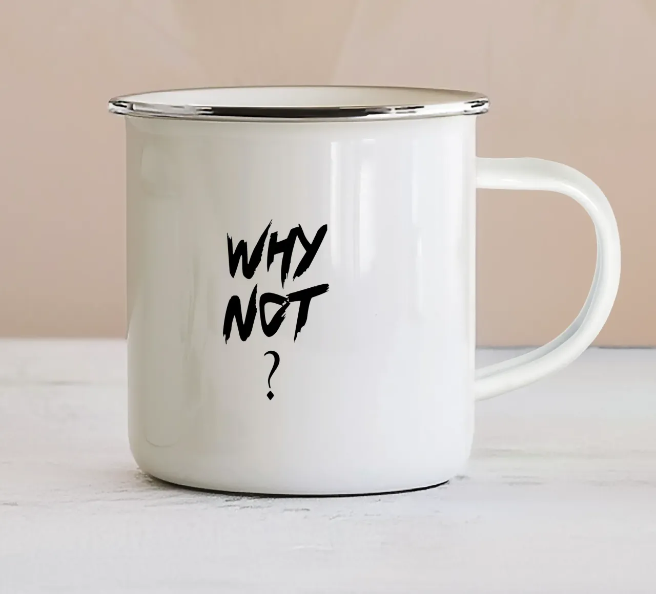 Perché no alla tipografia semplice tazza in smalto da YV TYPOGRAPHY