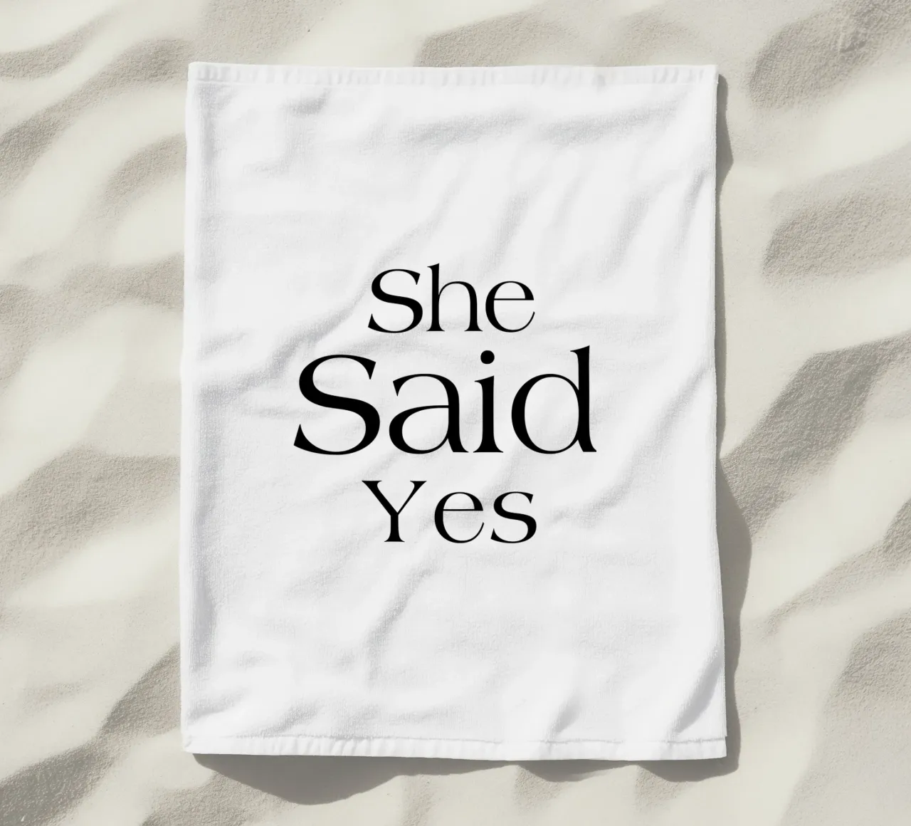 She Said Yes Tipografia semplice telo mare da YV TYPOGRAPHY