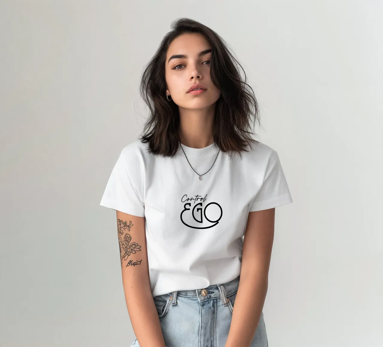 Tipografia semplice Control Ego t-shirt da YV TYPOGRAPHY