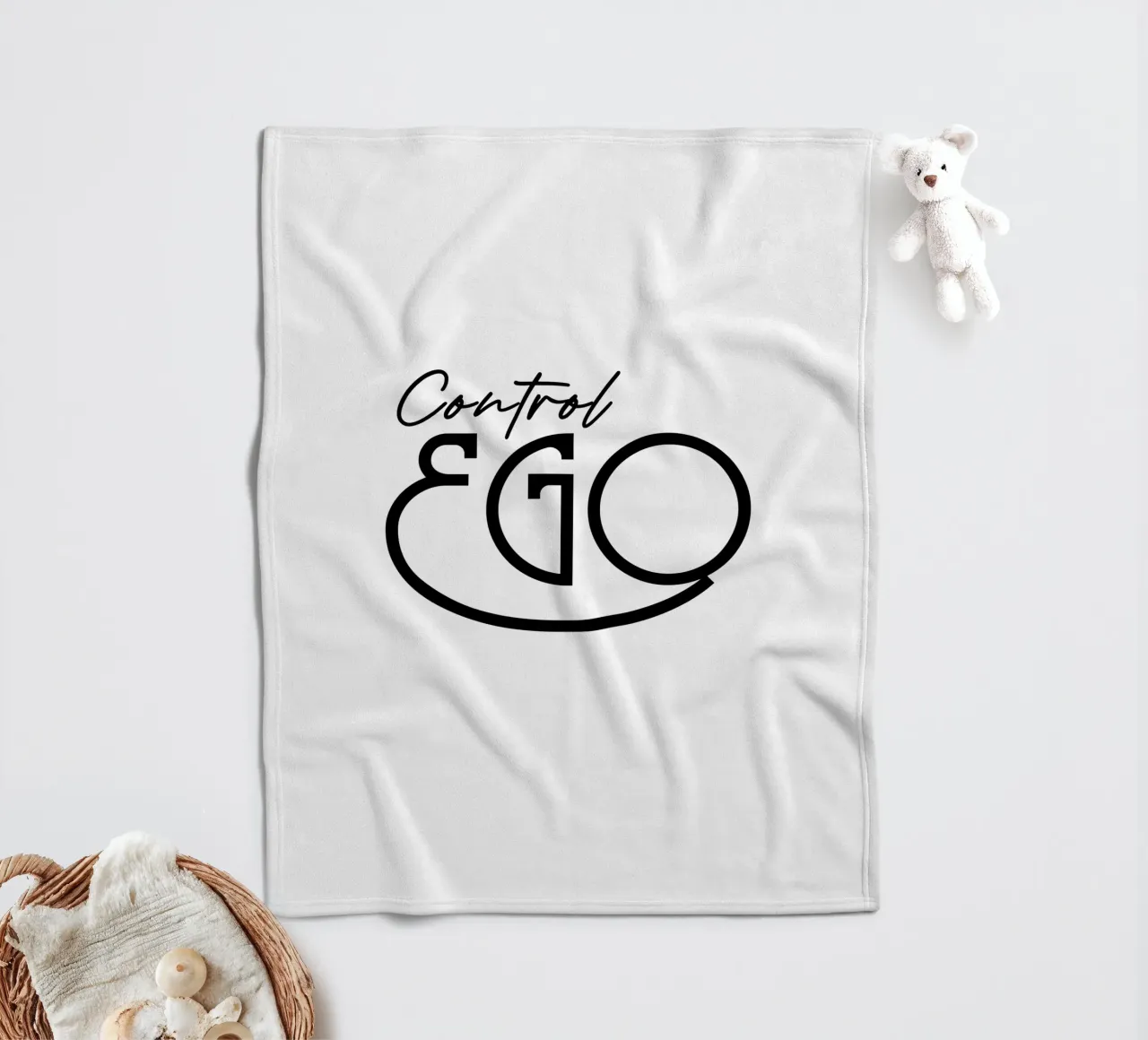 Tipografia semplice Control Ego coperta in pile da YV TYPOGRAPHY