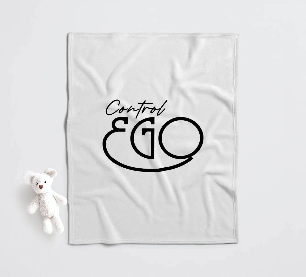 Tipografia semplice Control Ego coperta in pile da YV TYPOGRAPHY