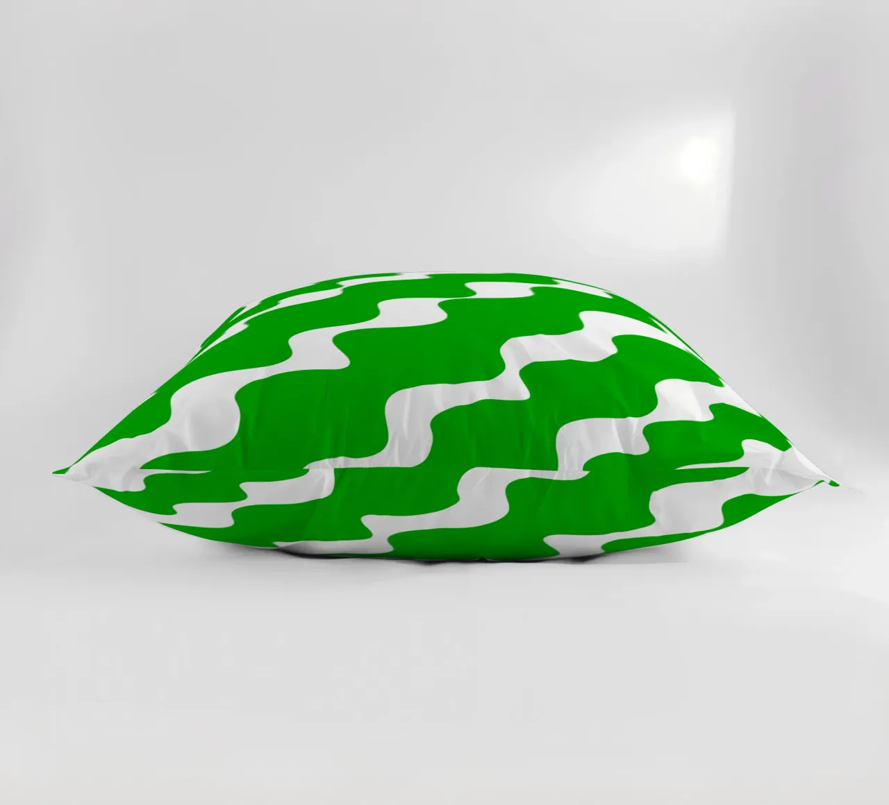 Green slanting waves cuscino da baobabprintstore