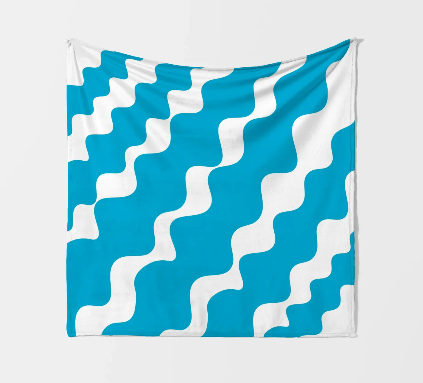 Blue slanting waves Fleecedecke von baobabprintstore
