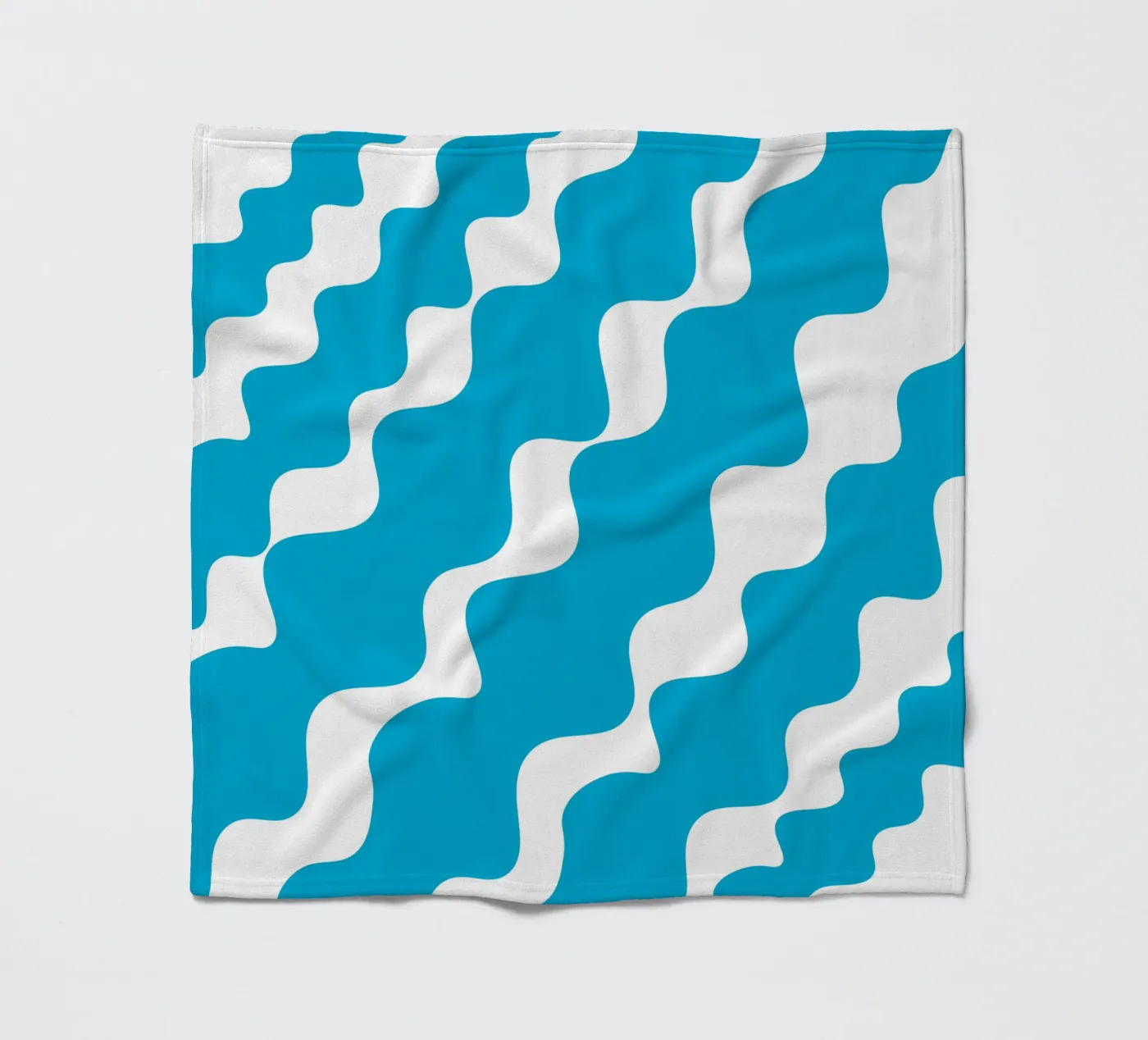 Blue slanting waves Fleecedecke von baobabprintstore