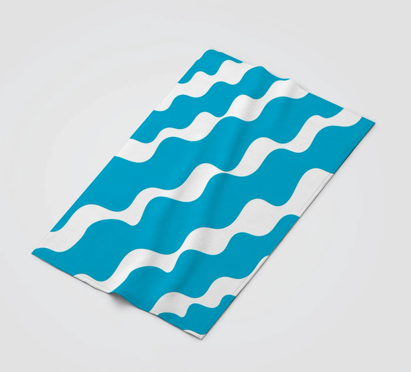 Blue slanting waves Fleecedecke von baobabprintstore