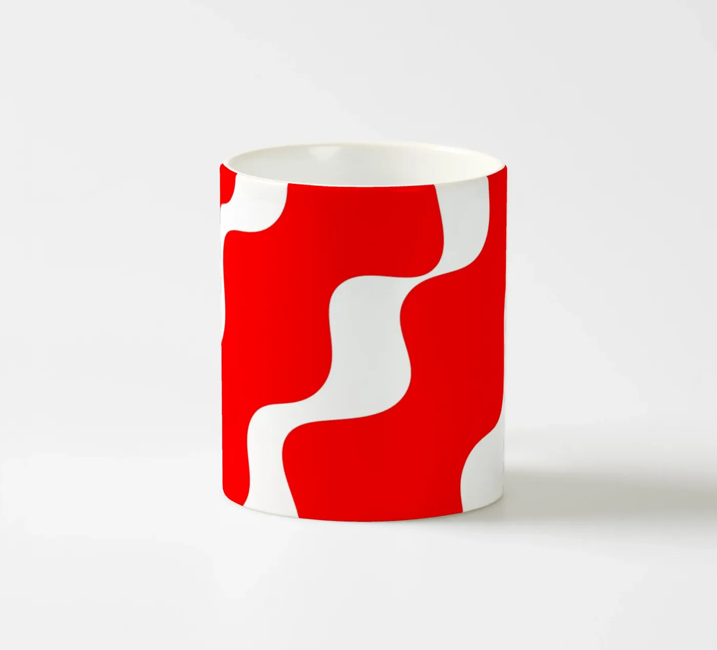 Red slanting waves mug en céramique de baobabprintstore