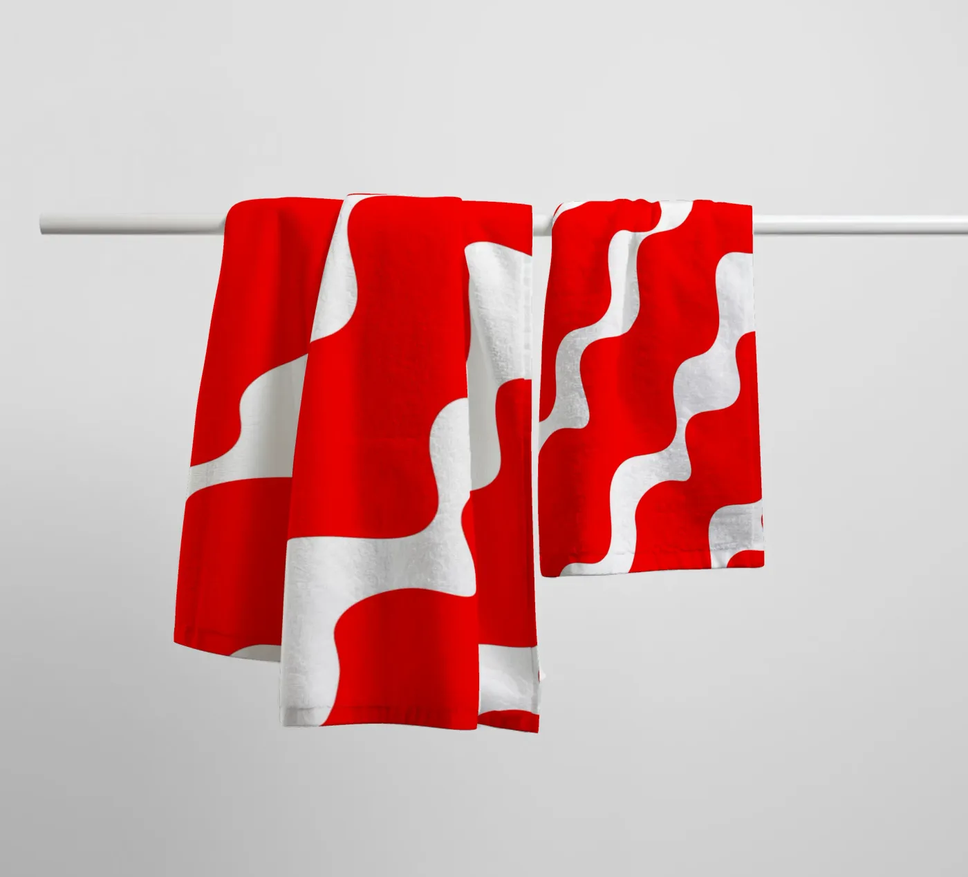 Red slanting waves badhanddoek van baobabprintstore