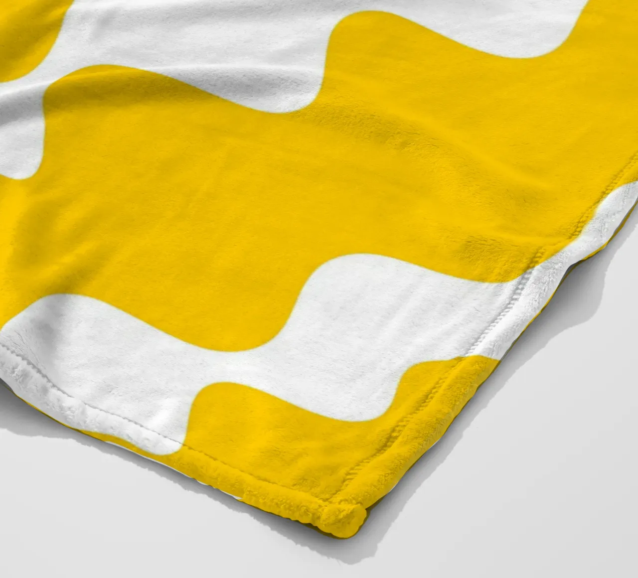 Yellow slanting waves coperta in pile da baobabprintstore