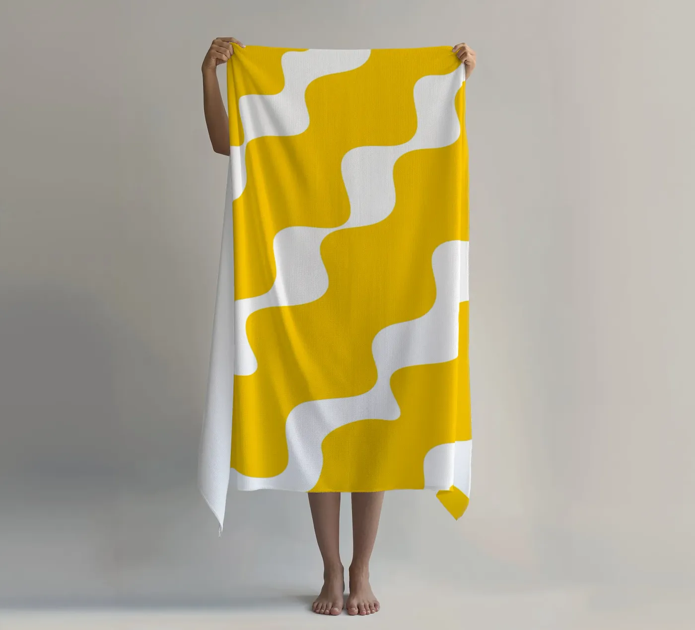 Yellow slanting waves strandhanddoek van baobabprintstore