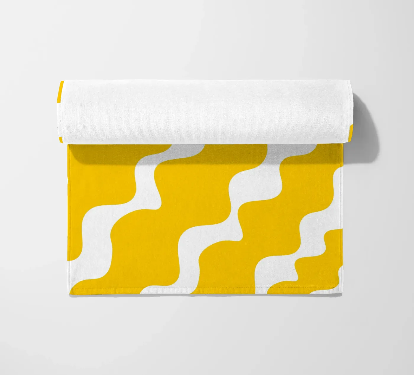 Yellow slanting waves strandhanddoek van baobabprintstore