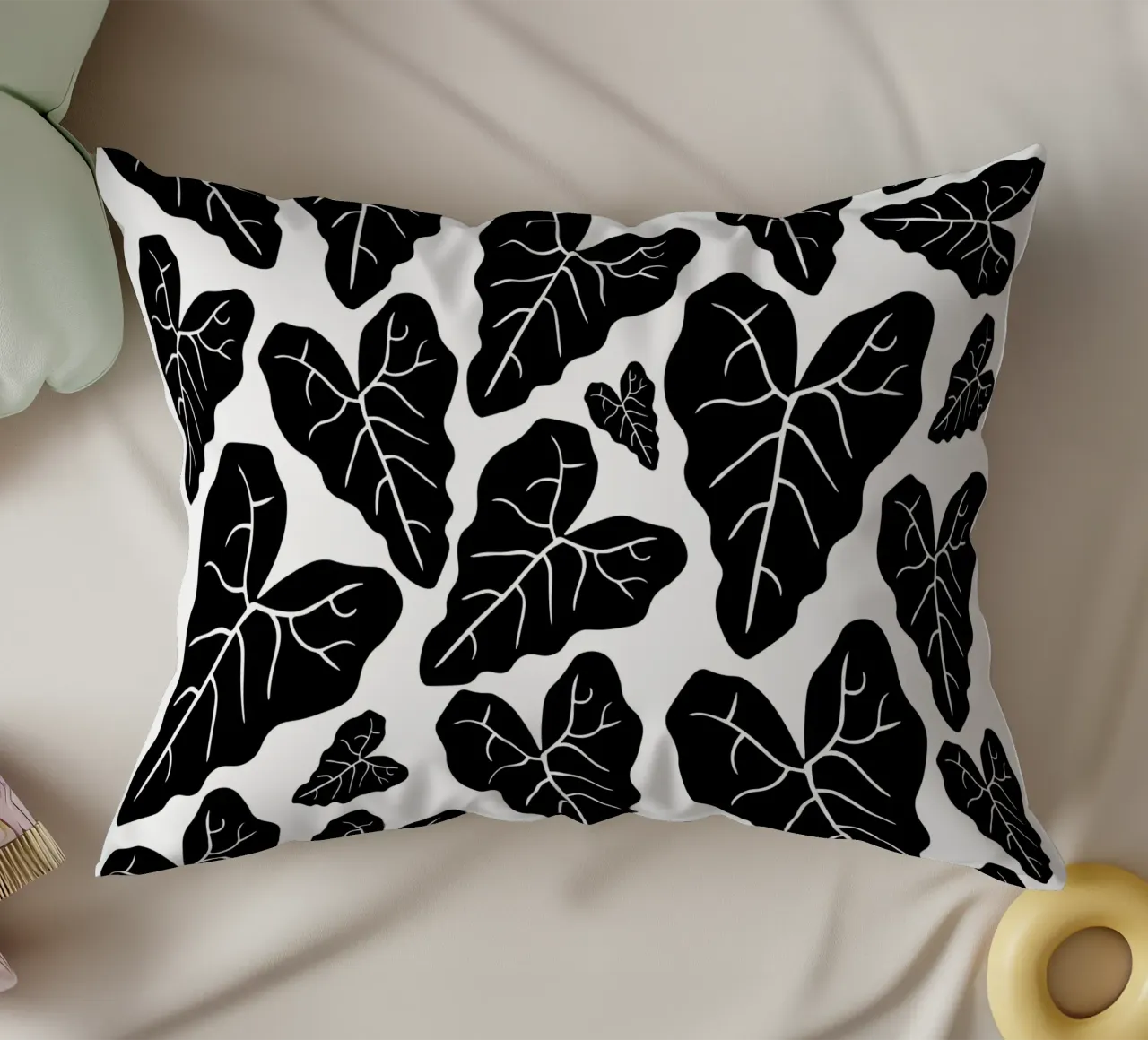 Black leaves pattern cuscino da baobabprintstore