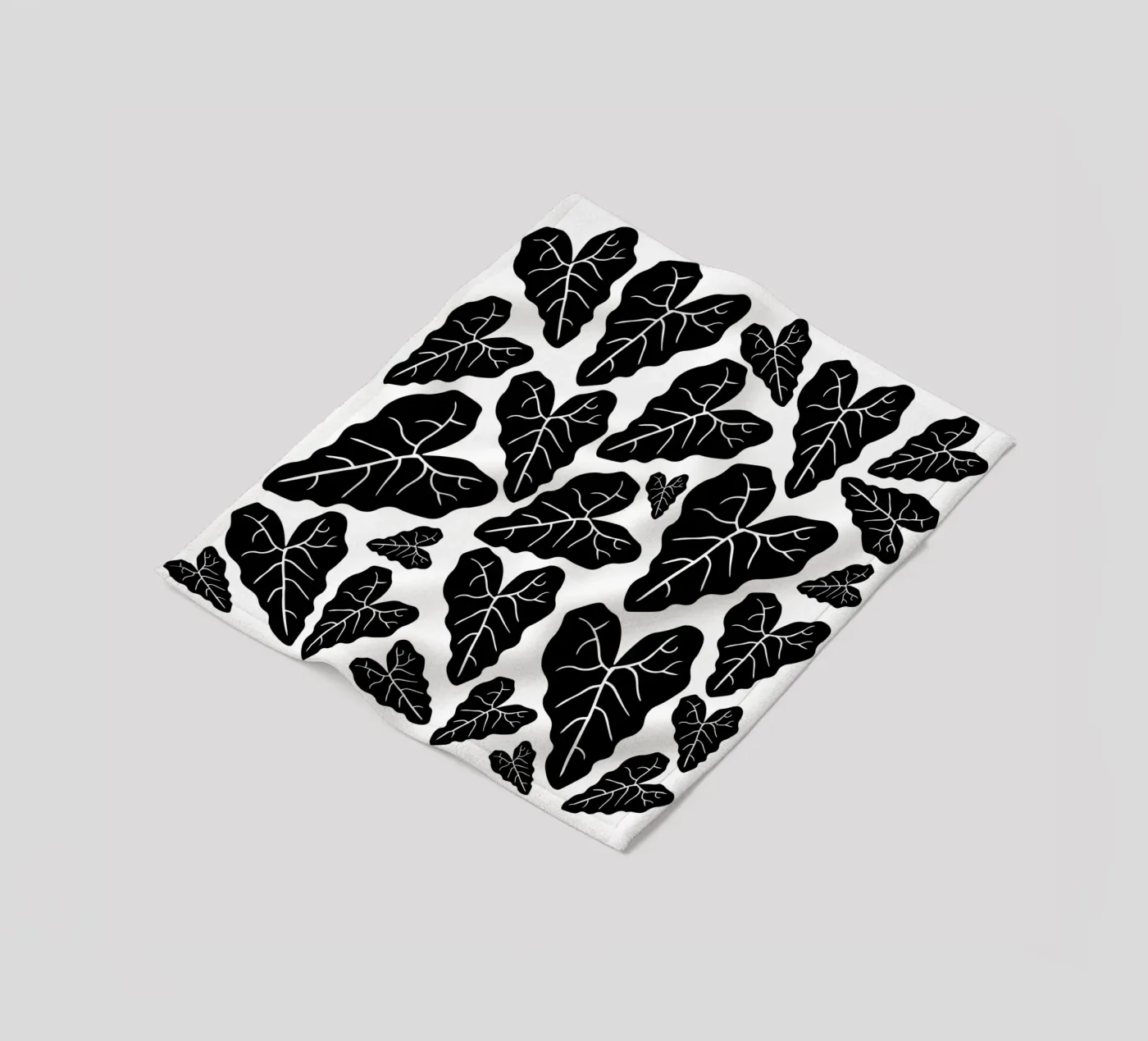 Black leaves pattern Fleecedecke von baobabprintstore