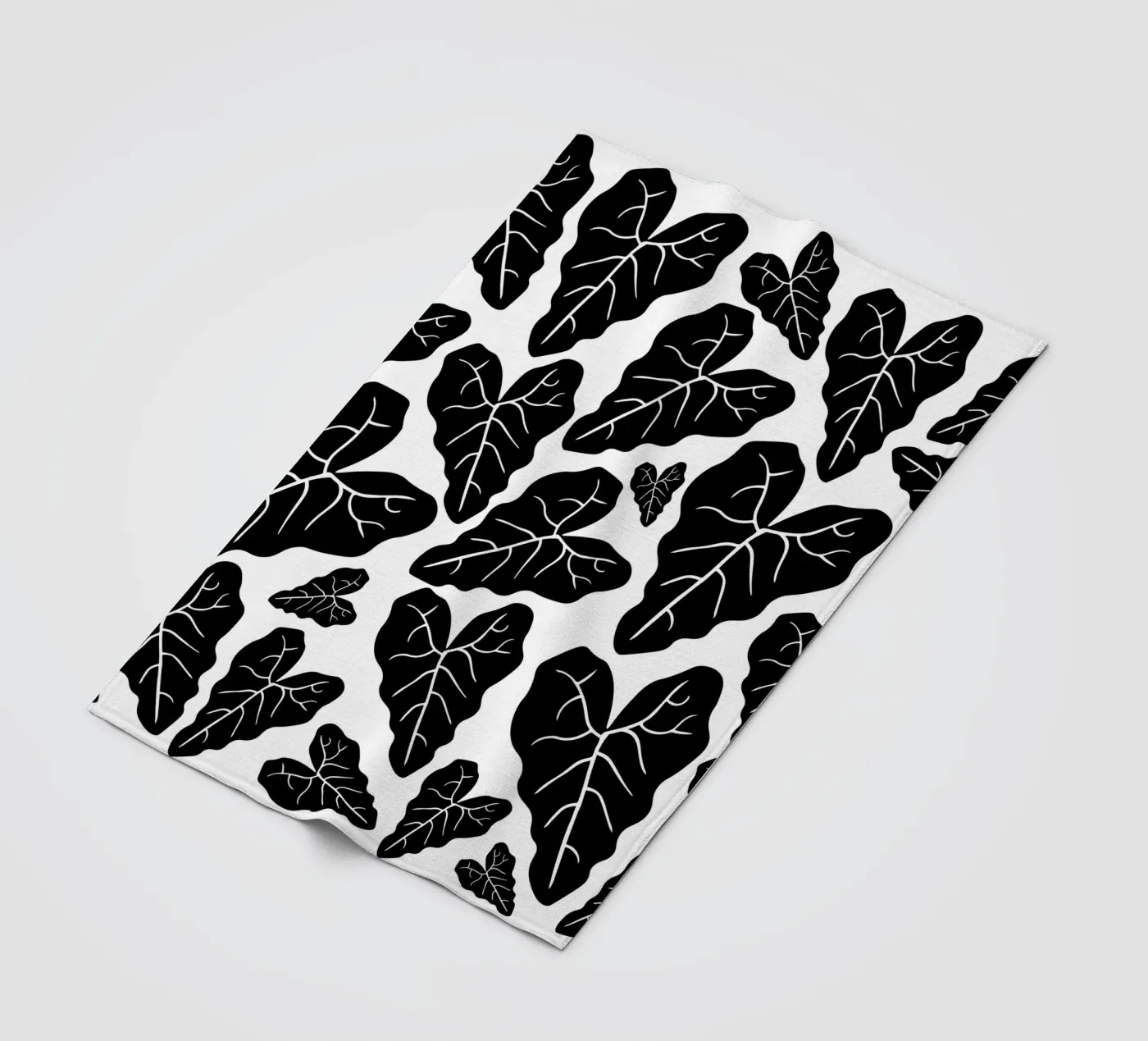 Black leaves pattern Fleecedecke von baobabprintstore