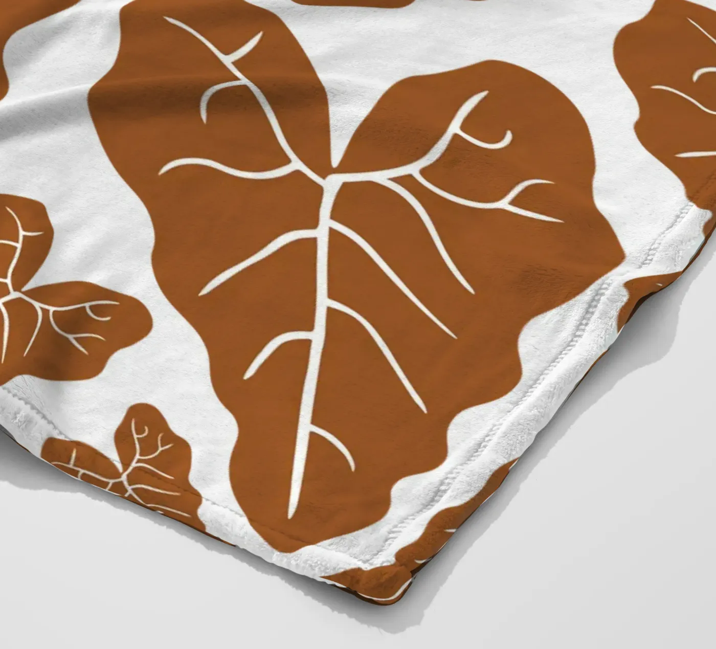 Brown leaves pattern Fleecedecke von baobabprintstore