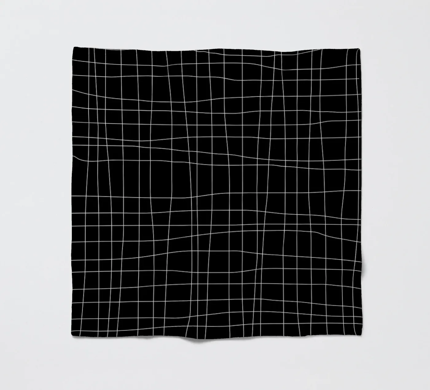Grid Black Fleecedecke von Studio Nahili