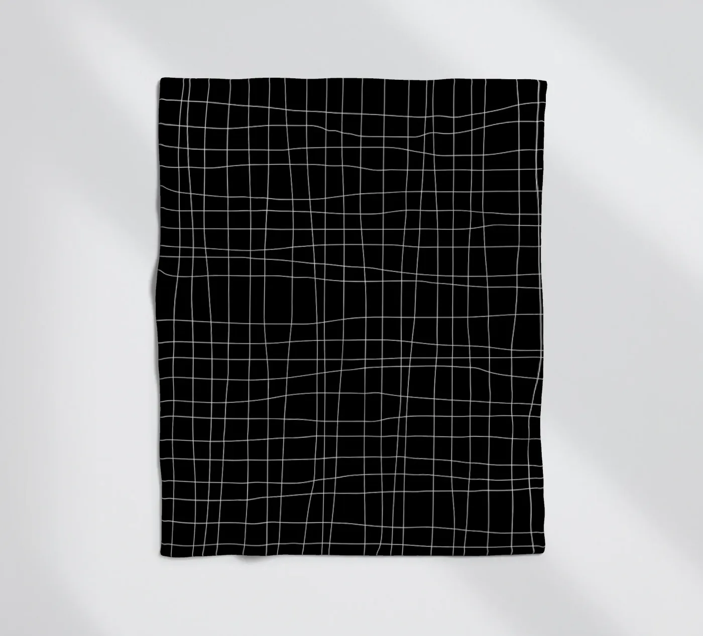 Grid Black Fleecedecke von Studio Nahili
